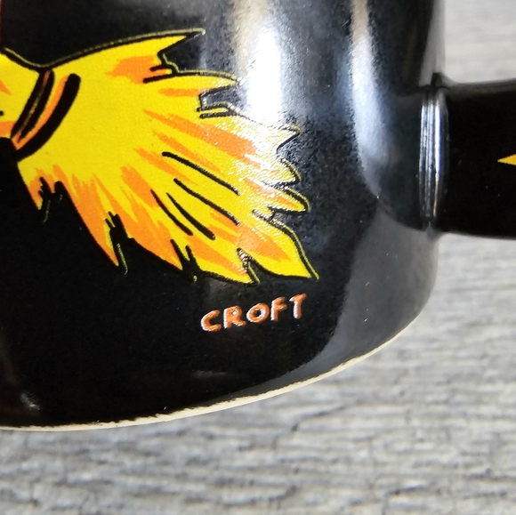 Vintage L. Croft Halloween Flying Witch Mug - Picture 6 of 6